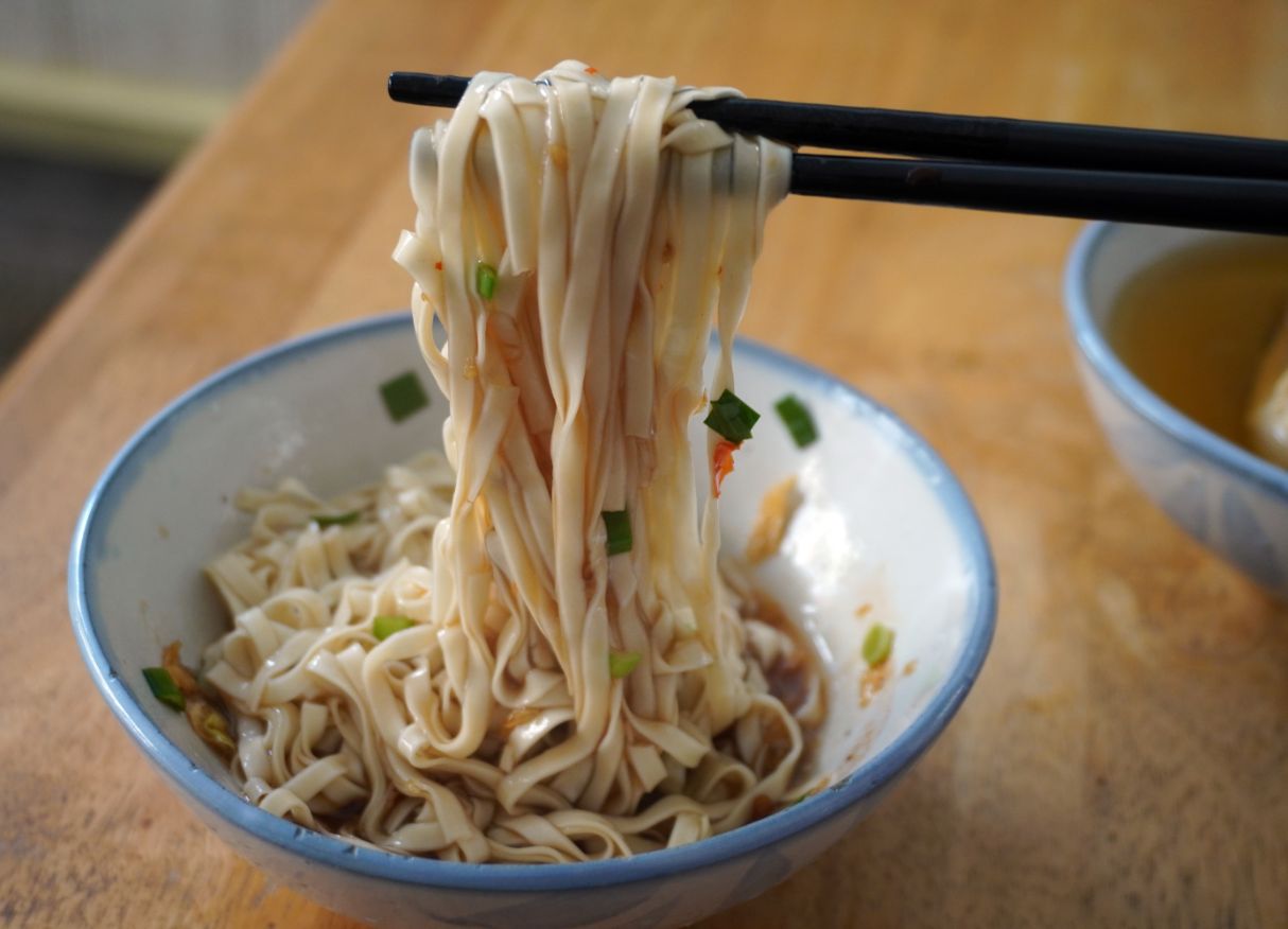 宜蘭頭城｜阿茂麵攤｜超過一甲子的美味麵攤，隱藏於巷弄的在地好滋味