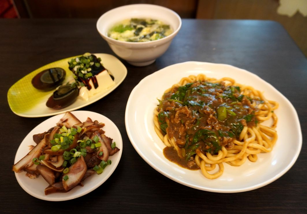 基隆中正|安瀾橋吳媽媽牛肉麵|門口標語有亮點,味道一般的在地美食 - 第3張圖 基隆中正|安瀾橋吳媽媽牛肉麵|門口標語有亮點,味道一般的在地美食