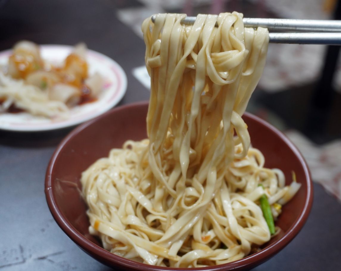 基隆中山|老夫妻麵店|一對年輕夫妻開設的高CP值麵店,乾麵料實在,價格親民,香菜水餃是賣點 - 第8張圖 基隆中山|老夫妻麵店|一對年輕夫妻開設的高CP值麵店,乾麵料實在,價格親民,香菜水餃是賣點