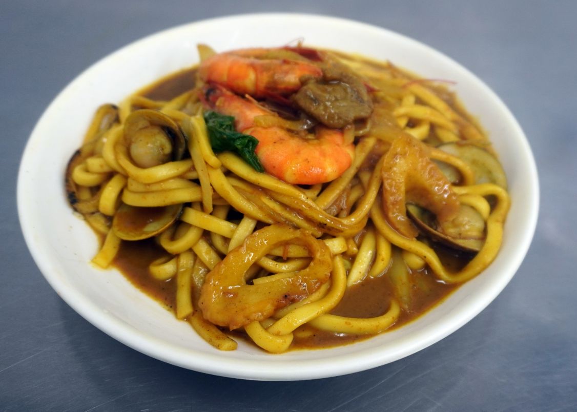 基隆中正|金牌咖喱炒麵(新豐店)|在基隆新北火紅的台式料理,Q彈麵條裹上濃郁醬汁,美味到讓人讚賞 - 第11張圖 基隆中正|金牌咖喱炒麵(新豐店)|在基隆新北火紅的台式料理,Q彈麵條裹上濃郁醬汁,美味到讓人讚賞