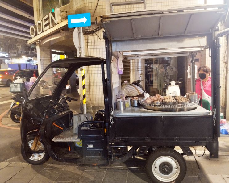 基隆仁愛｜雜碎鴻｜崁仔頂漁市旁的攤車美食，高人氣銅板深夜美食