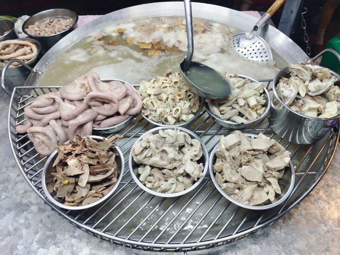 基隆仁愛｜雜碎鴻｜崁仔頂漁市旁的攤車美食，高人氣銅板深夜美食
