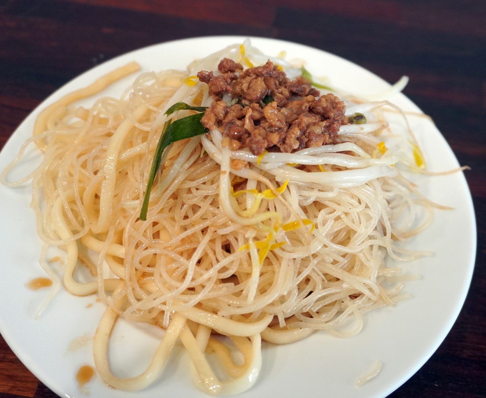 台北中正｜以馬內利鮮魚湯｜捷運善導寺人氣美食，500碗推薦名店，一碗魚湯滿足饕客的胃