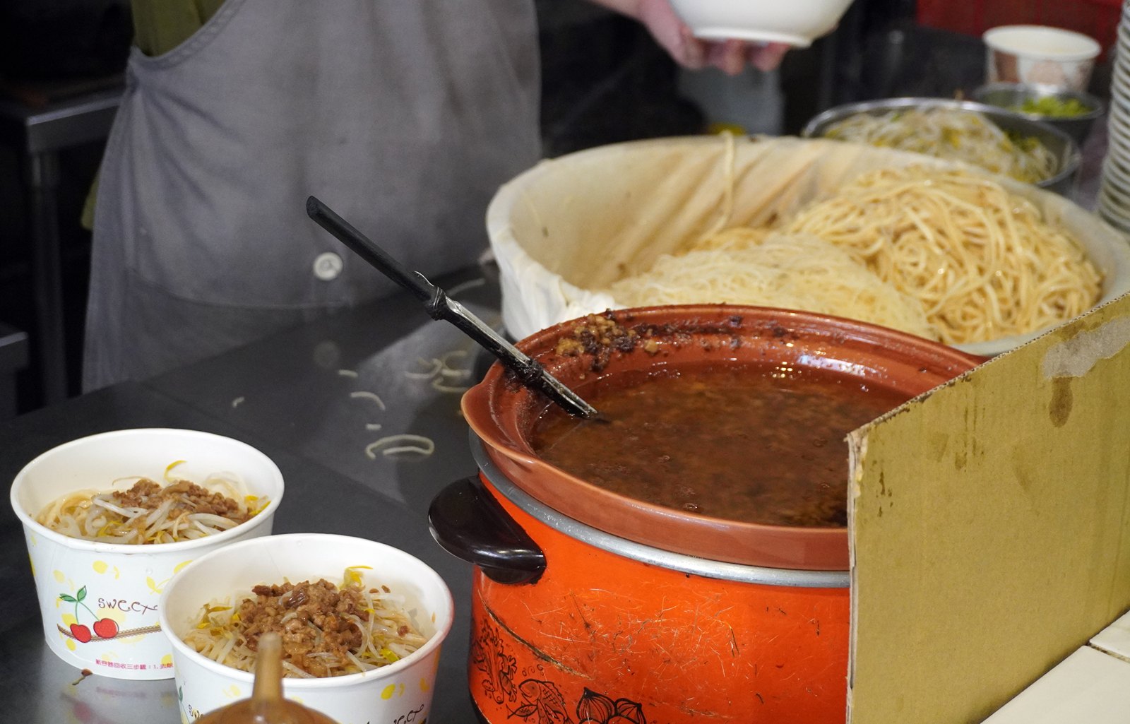 台北中正｜以馬內利鮮魚湯｜捷運善導寺人氣美食，500碗推薦名店，一碗魚湯滿足饕客的胃