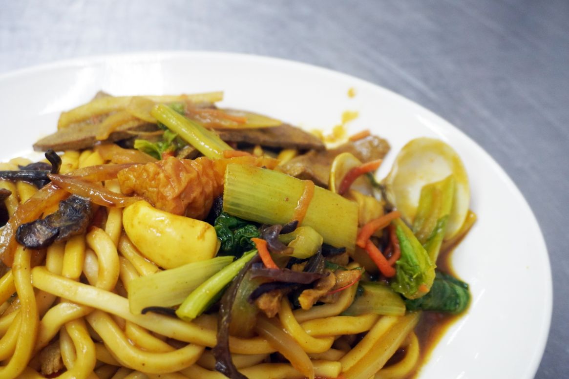 基隆中正|九富炒麵炒飯|鍋氣四溢的人氣炒麵炒飯,在地人私藏的義二路美食 - 第3張圖 基隆中正|九富炒麵炒飯|鍋氣四溢的人氣炒麵炒飯,在地人私藏的義二路美食