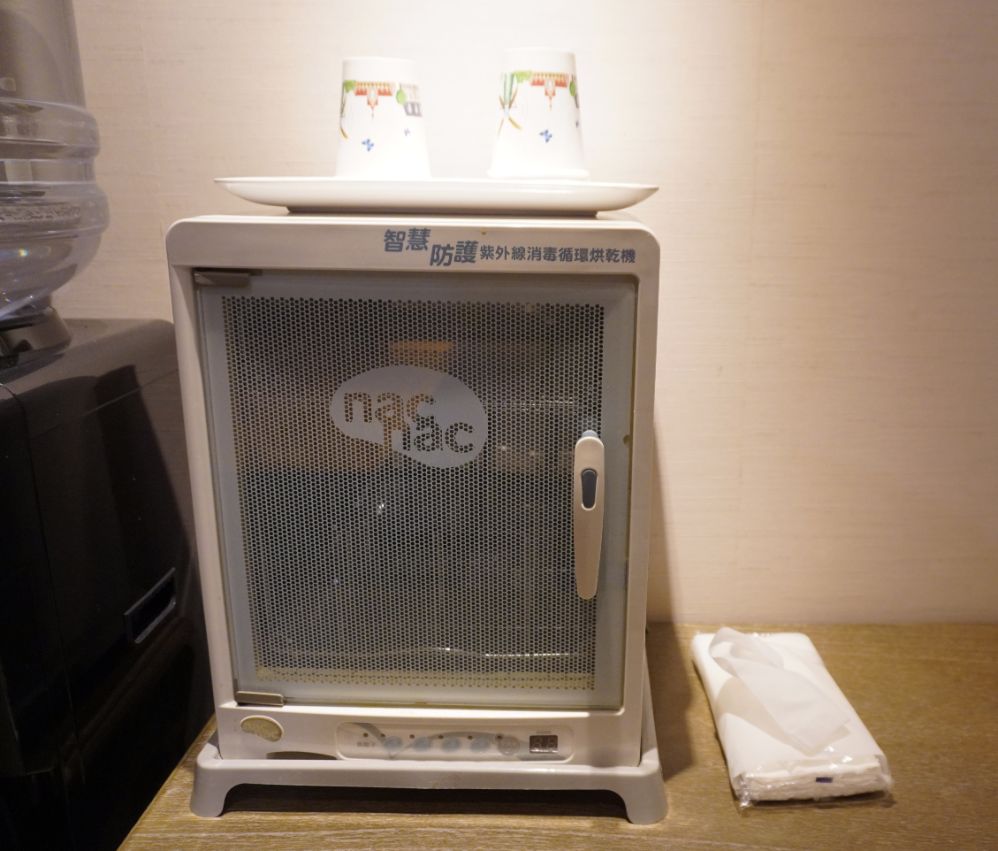 宜蘭頭城住宿｜Hotel Lounge 朗居文旅｜老戲院改建海洋風文創旅店，離頭城火車站5分鐘，提供免費夜間宵夜，親子遊戲空間