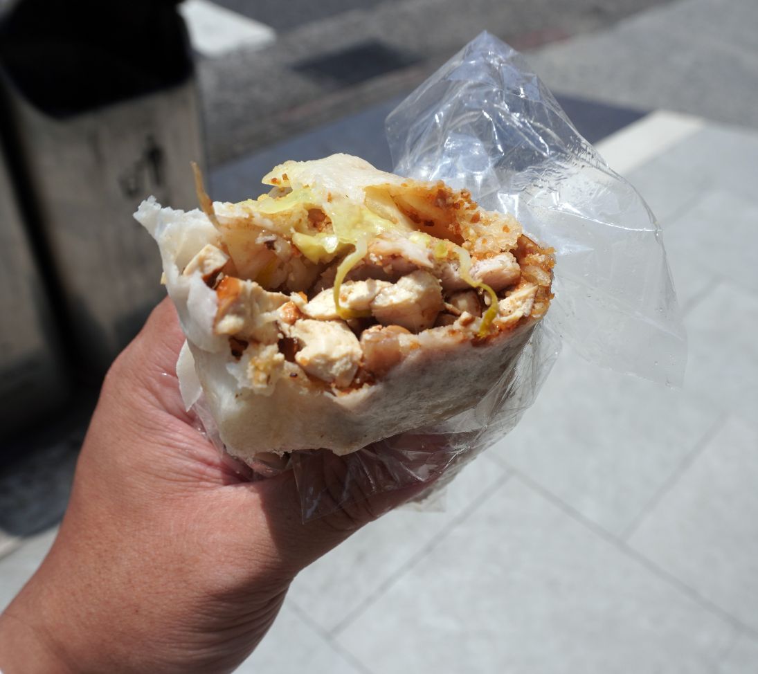 新北淡水｜日落港金品潤餅捲｜老街必吃潤餅美食，一捲65元的人氣美食
