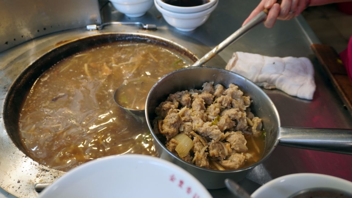 新北汐止|金豊八寶冬粉|隱身在汐止老街的50年老店,八寶冬粉湯頭清甜料豐富 - 第7張圖 新北汐止|金豊八寶冬粉|隱身在汐止老街的50年老店,八寶冬粉湯頭清甜料豐富