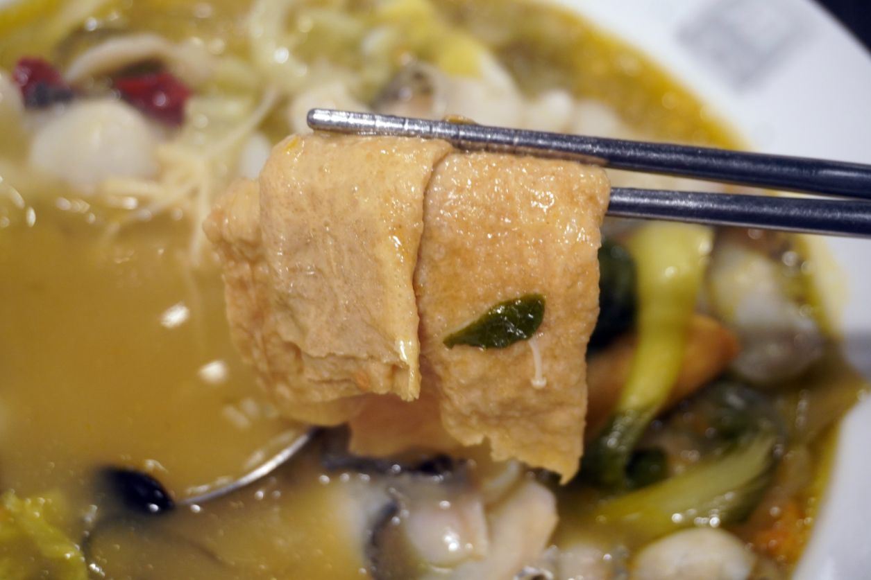 台北中正｜周公公重慶鍋霸｜一個人也可以享用酸菜魚、重慶毛血旺，低消180元，珍珠奶茶免費喝到爽