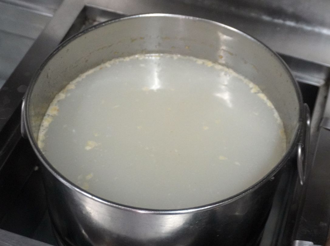 台北中正｜周公公重慶鍋霸｜一個人也可以享用酸菜魚、重慶毛血旺，低消180元，珍珠奶茶免費喝到爽