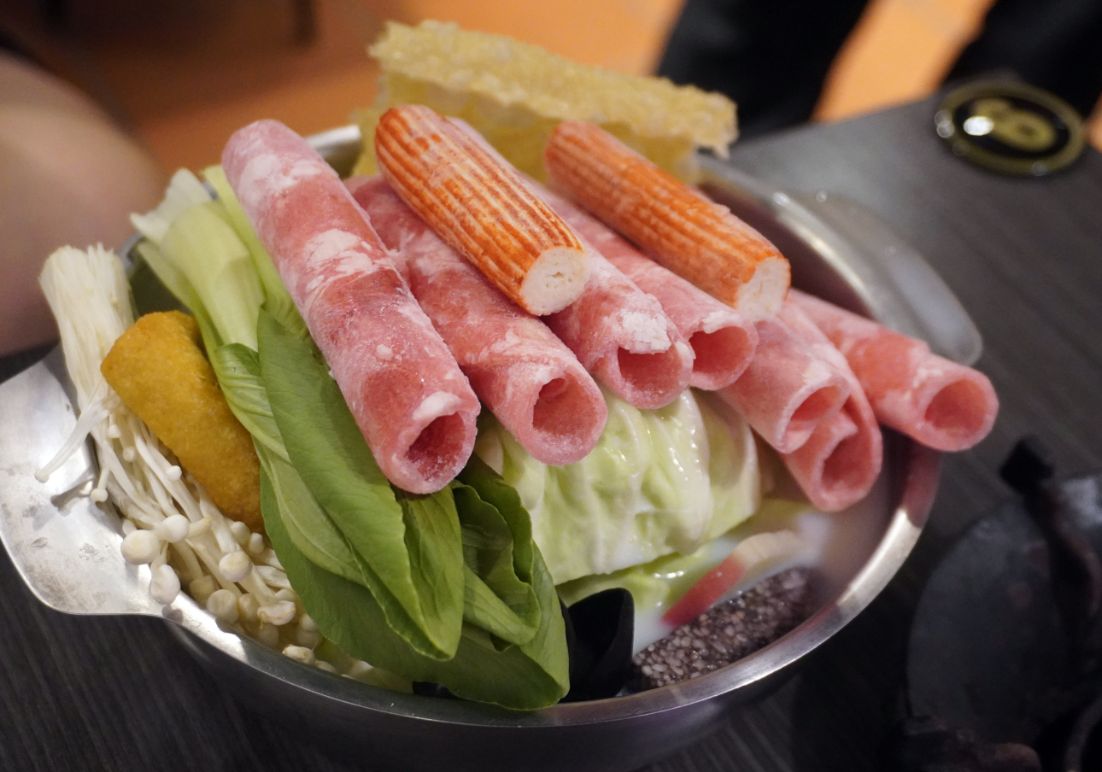 台北中正|周公公重慶鍋霸|一個人也可以享用酸菜魚、重慶毛血旺,低消180元,珍珠奶茶免費喝到爽 - 第2張圖 台北中正|周公公重慶鍋霸|一個人也可以享用酸菜魚、重慶毛血旺,低消180元,珍珠奶茶免費喝到爽